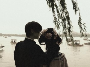 《以恋与制作人》副本攻略（全方位指南教你轻松过关，让许墨陪你一起战斗）
